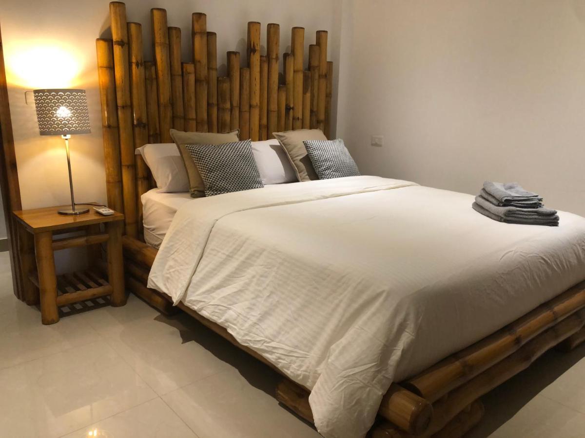 Nautilus Lodge ปูแอร์โตโลเปซ ภายนอก รูปภาพ
