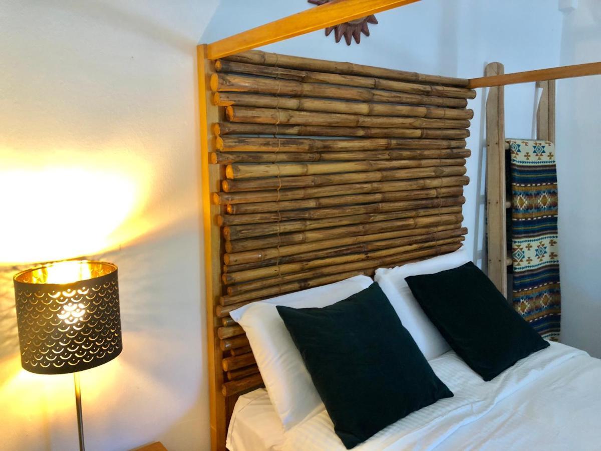 Nautilus Lodge ปูแอร์โตโลเปซ ภายนอก รูปภาพ