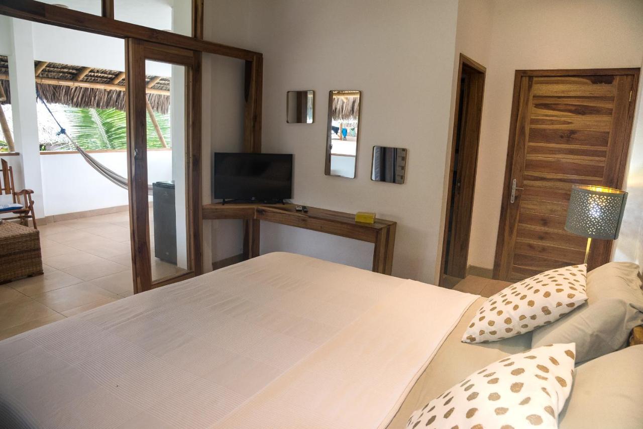 Nautilus Lodge ปูแอร์โตโลเปซ ภายนอก รูปภาพ